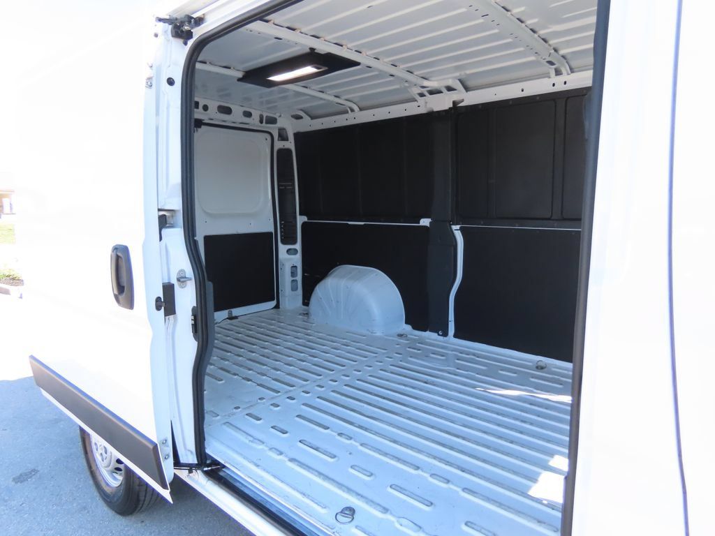 Used 2025 RAM ProMaster 2500 w/ Convenience Group FWD image 29