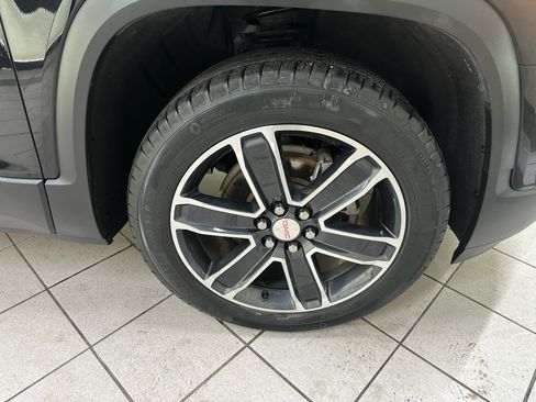 Certified 2023 GMC Acadia SLT w/ Technology Package AWD/4WD image 14