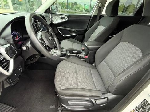 Used 2020 Kia Soul LX FWD image 13