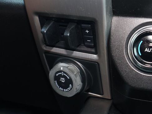 Used 2021 Ford F250 Platinum w/ FX4 Off-Road Package image 34