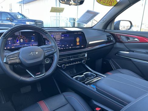 Used 2024 Chevrolet Traverse RS w/ LPO, Floor Liner Package image 3