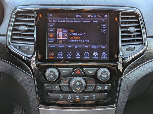 Used 2020 Jeep Grand Cherokee Limited w/ Luxury Group II image 16