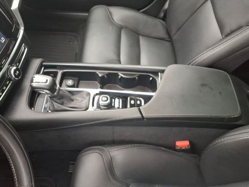 Used 2018 Volvo V90 T6 Cross Country w/ Convenience Package AWD/4WD image 15
