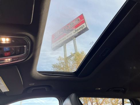 New 2025 Jeep Grand Cherokee L Altitude image 4