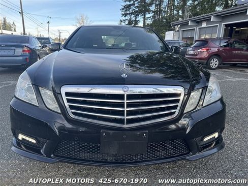 Used 2011 Mercedes-Benz E 550 Sedan image 2