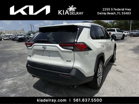 Used 2021 Toyota RAV4 XLE Premium FWD image 3