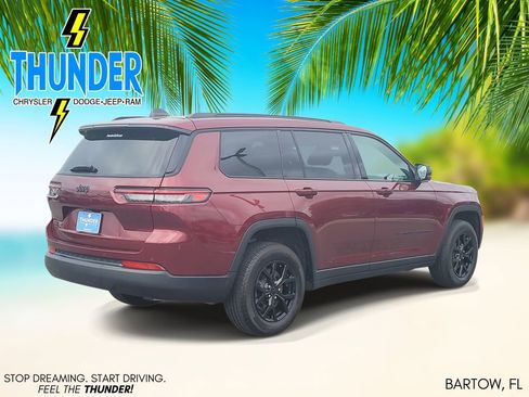 Certified 2024 Jeep Grand Cherokee L Altitude AWD/4WD image 4