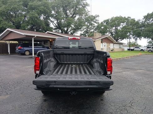 Used 2026 Chevrolet Colorado W/T w/ WT Custom Package RWD image 19