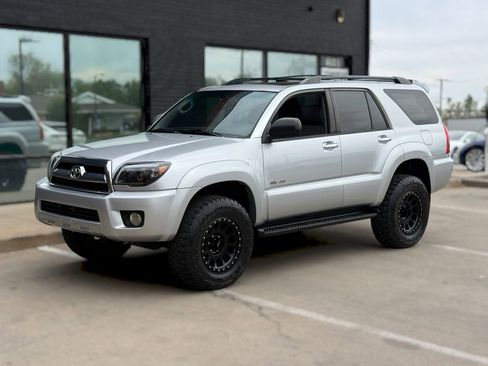 Used 2006 Toyota 4Runner SR5 AWD/4WD image 16