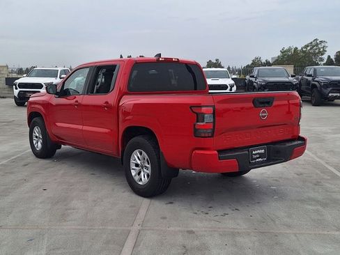 Used 2024 Nissan Frontier SV w/ Technology Package image 7