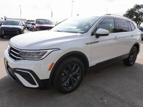 Used 2024 Volkswagen Tiguan Wolfsburg Edition image 3