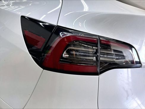 Used 2020 Tesla Model Y Long Range AWD/4WD image 32