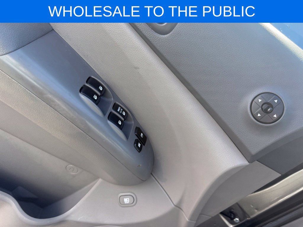Used 2010 Kia Sedona LX FWD image 6