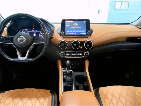 Used 2021 Nissan Sentra SV w/ SV Premium Package image 10