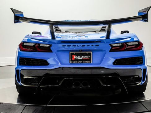 Used 2023 Chevrolet Corvette Z06 RWD image 10