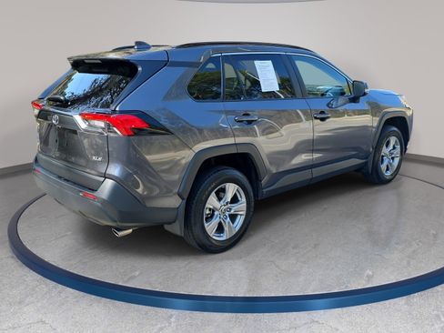 Used 2025 Toyota RAV4 XLE w/ Convenience Package image 5
