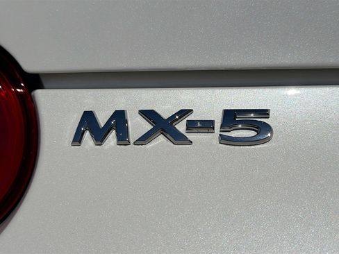 Used 2024 MAZDA MX-5 Miata Club image 11