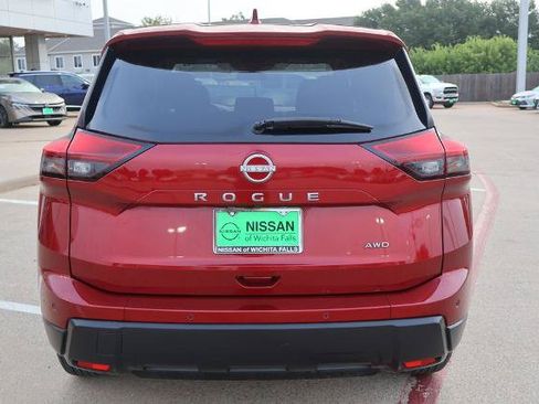 Certified 2025 Nissan Rogue SV AWD/4WD image 7