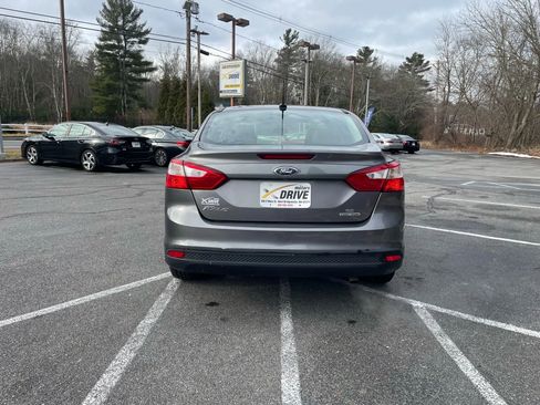 Used 2014 Ford Focus SE image 11