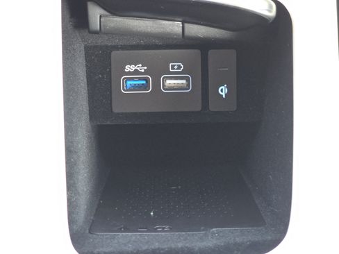 Used 2025 Genesis GV70 2.5T AWD/4WD image 12