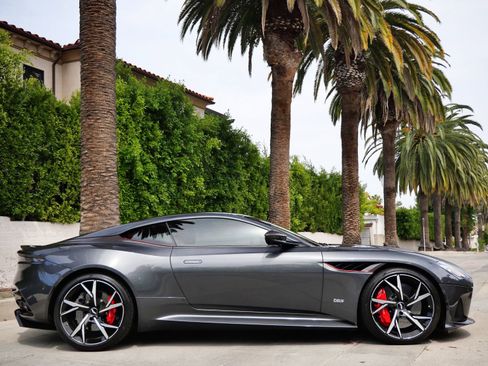 Used 2019 Aston Martin DBS Superleggera RWD image 21