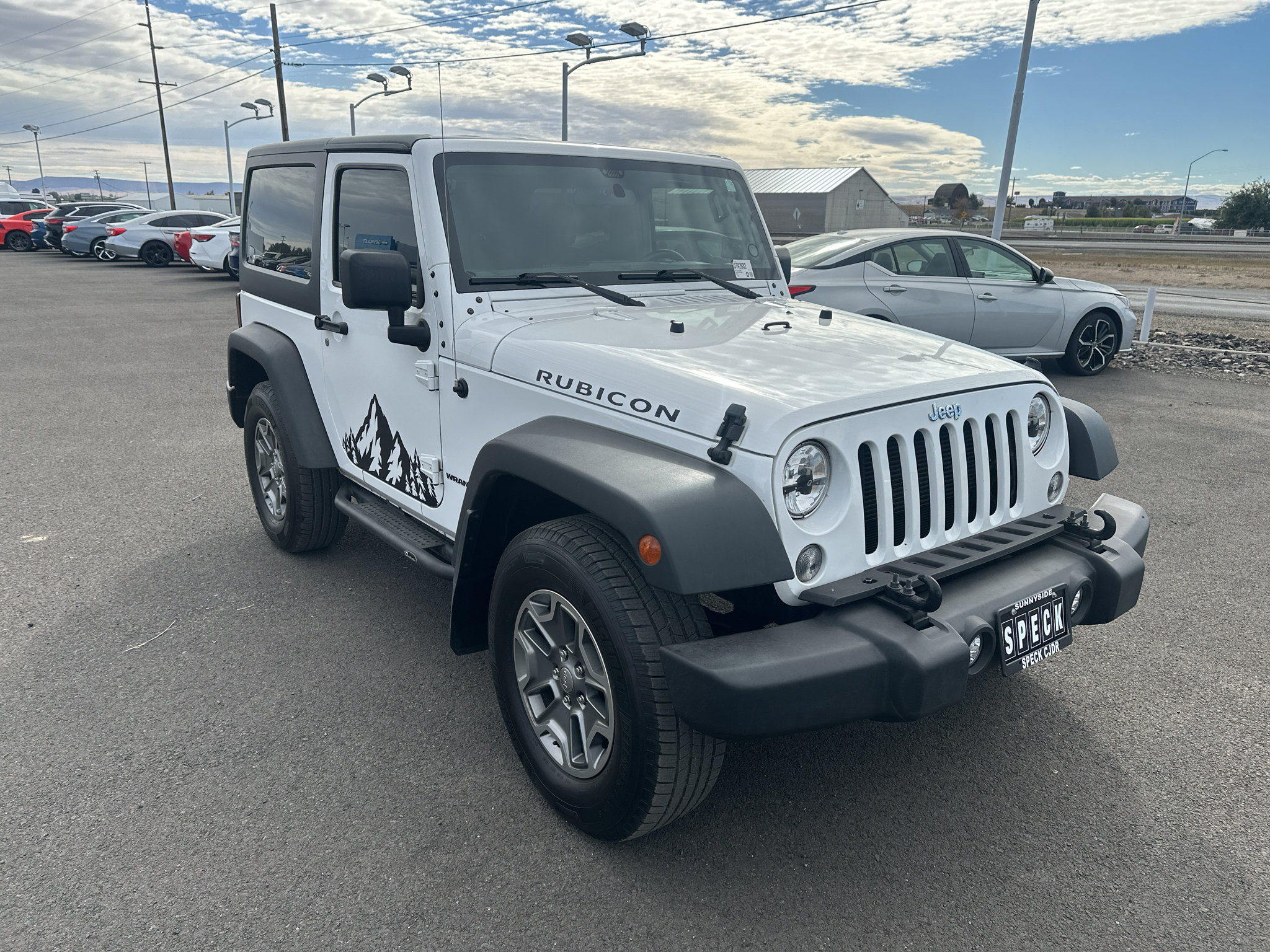 Used 2015 Jeep Wrangler Rubicon w/ Connectivity Group AWD/4WD image 7