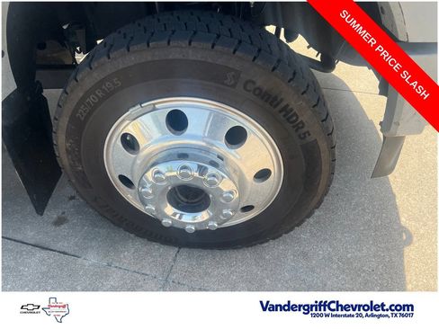 Used 2026 Ford F450 Platinum w/ FX4 Off-Road Package AWD/4WD image 4