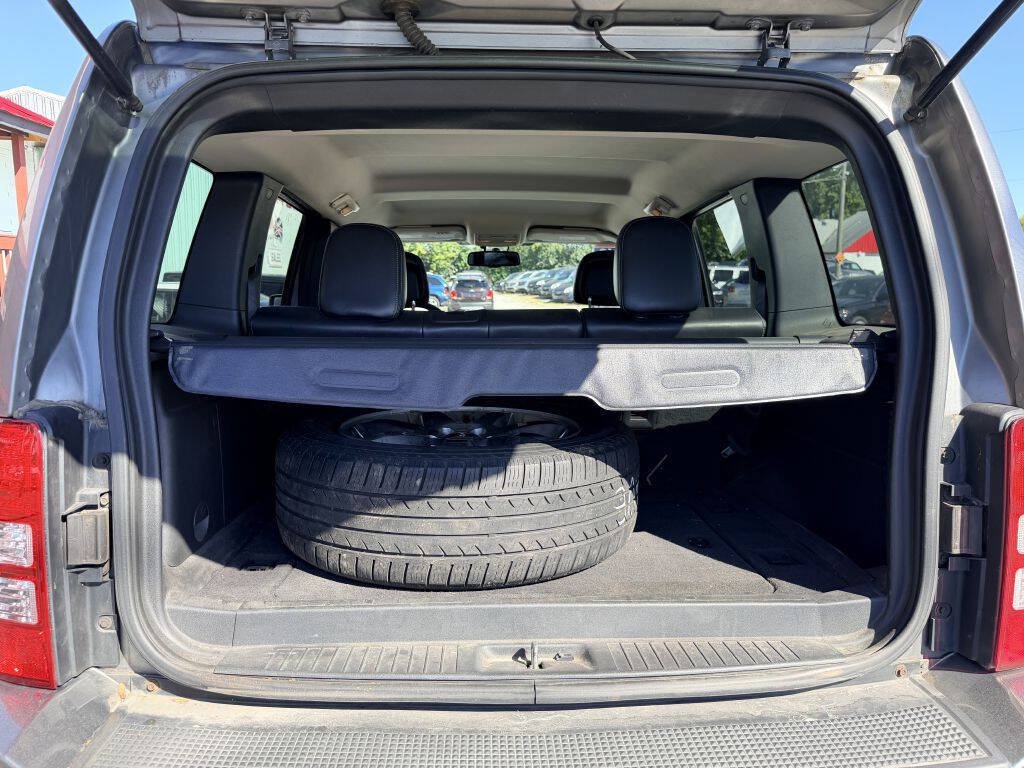 Used 2012 Jeep Liberty Sport AWD/4WD image 5
