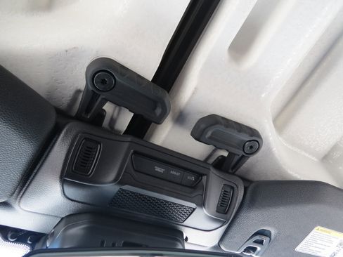 New 2025 Jeep Gladiator Sport image 33