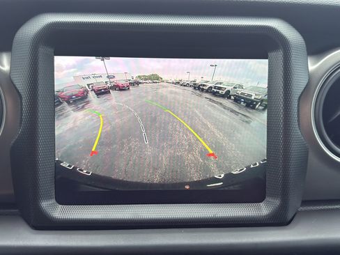 Used 2023 Jeep Wrangler Unlimited w/ Cold Weather Group AWD/4WD image 20