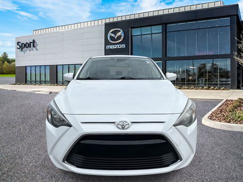 Used 2018 Toyota Yaris iA image 9