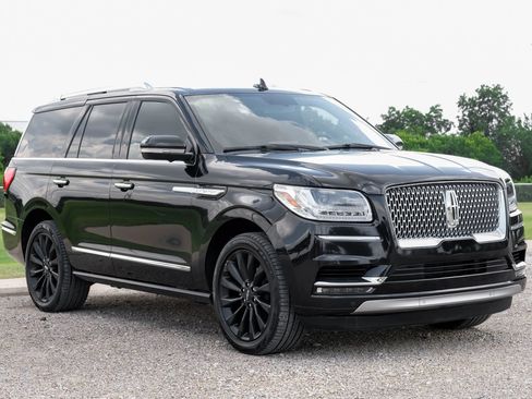 Used 2018 Lincoln Navigator Select AWD/4WD image 7