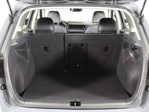 Used 2022 Volkswagen Taos SE w/ Driver Assistance Package image 18