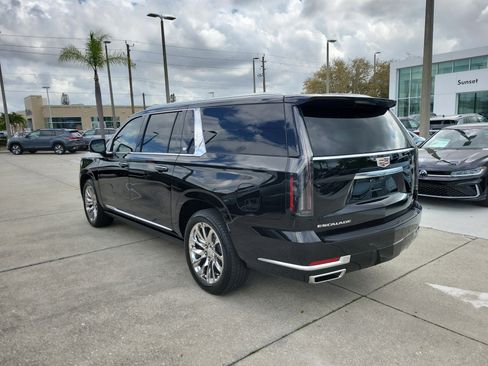Used 2025 Cadillac Escalade ESV Premium Luxury w/ Touring Package image 6