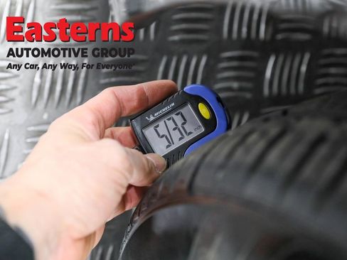 Used 2019 Toyota Camry SE image 25