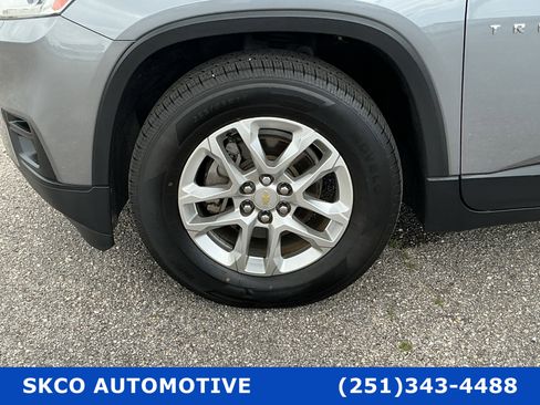 Used 2019 Chevrolet Traverse LS image 9