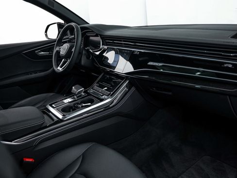 Certified 2025 Audi Q8 Premium Plus w/ Premium Plus Package AWD/4WD image 8