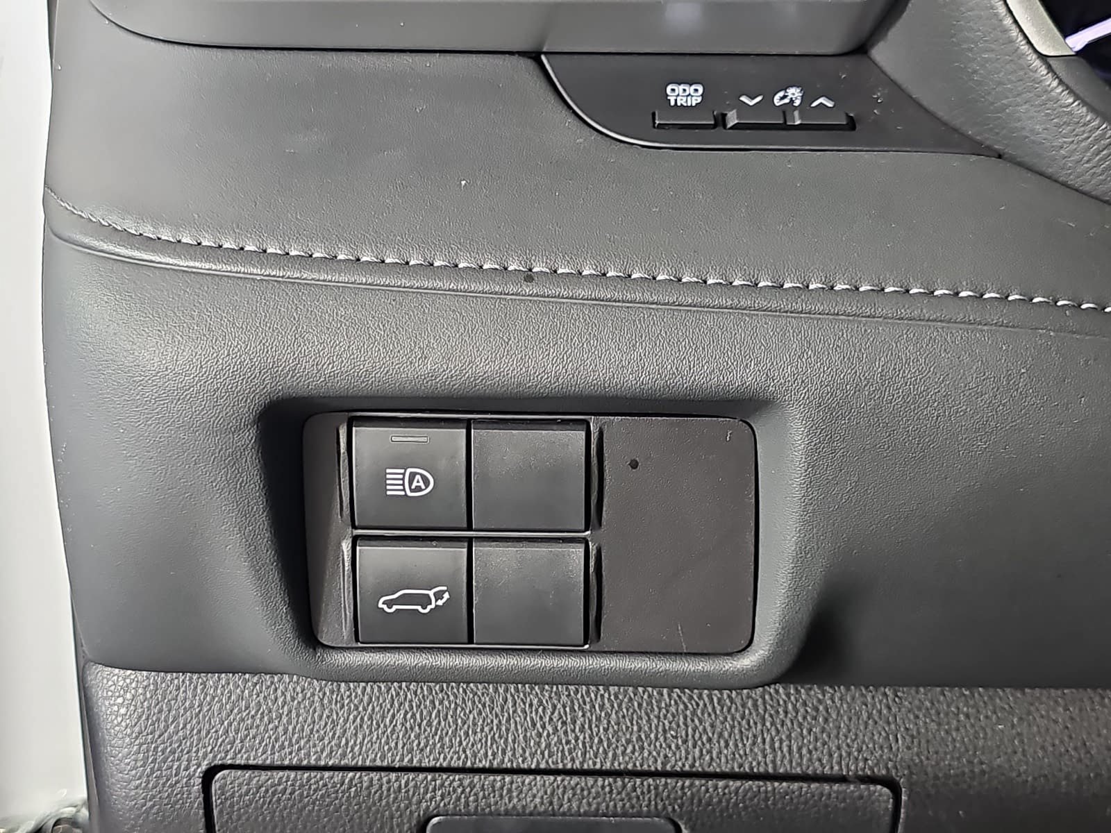 Used 2022 Toyota Highlander XLE FWD image 25