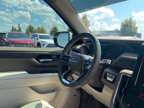 Used 2026 GMC Yukon Denali w/ Denali Reserve Package AWD/4WD image 28