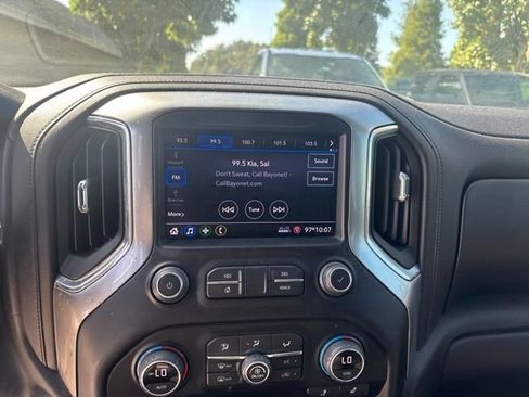 Used 2021 Chevrolet Silverado 1500 LT AWD/4WD image 12