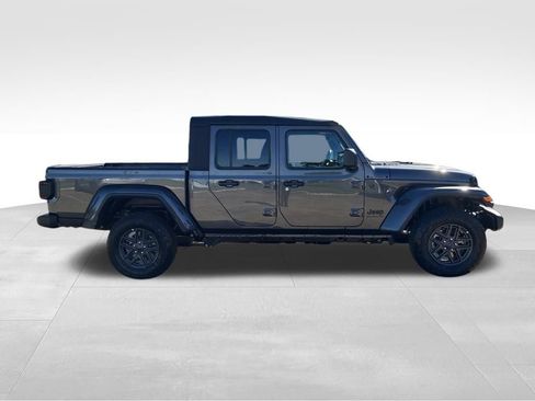 New 2025 Jeep Gladiator Sport image 6