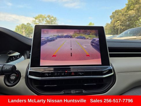 Used 2025 Jeep Compass Limited AWD/4WD image 19