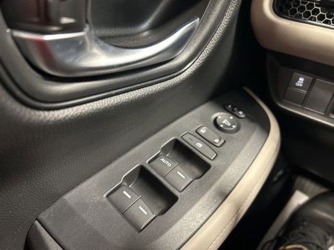 Certified 2024 Honda HR-V LX image 29