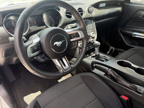 Used 2017 Ford Mustang Coupe RWD image 15
