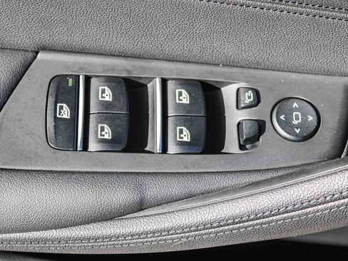 Used 2019 BMW 530e xDrive w/ Convenience Package AWD/4WD image 20