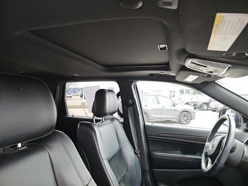 Used 2018 Jeep Grand Cherokee Altitude image 13