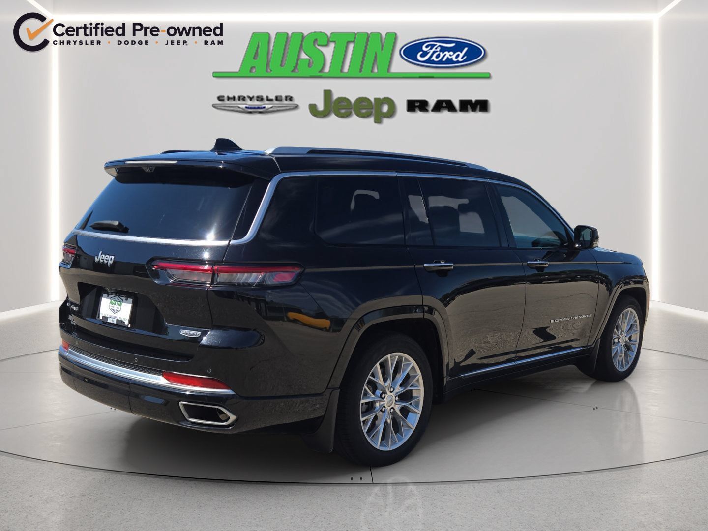 Certified 2021 Jeep Grand Cherokee L Summit w/ Advanced Protech Group IV AWD/4WD image 5
