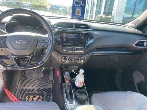 Used 2021 Chevrolet TrailBlazer RS w/ Sun and Liftgate Package image 11