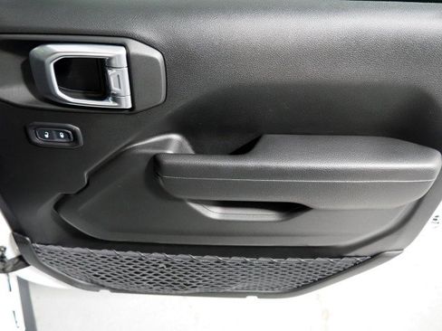 Used 2023 Jeep Wrangler Willys image 44