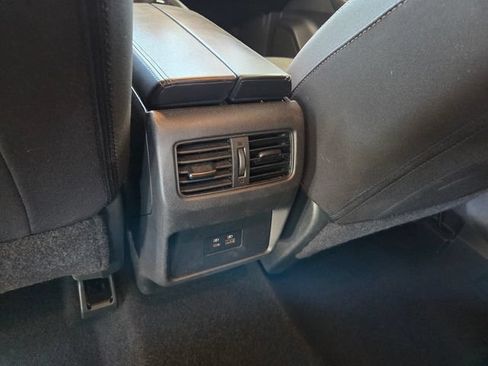 Used 2023 Nissan Rogue SV FWD image 6
